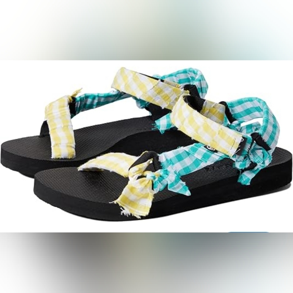 Arizona love Trekky Women's sandles size 8 New w tags yellow n blue